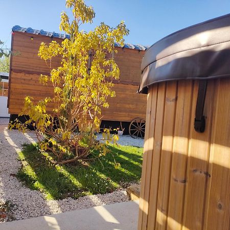 La Roulotte D'Elfes Hotell Thénac Eksteriør bilde